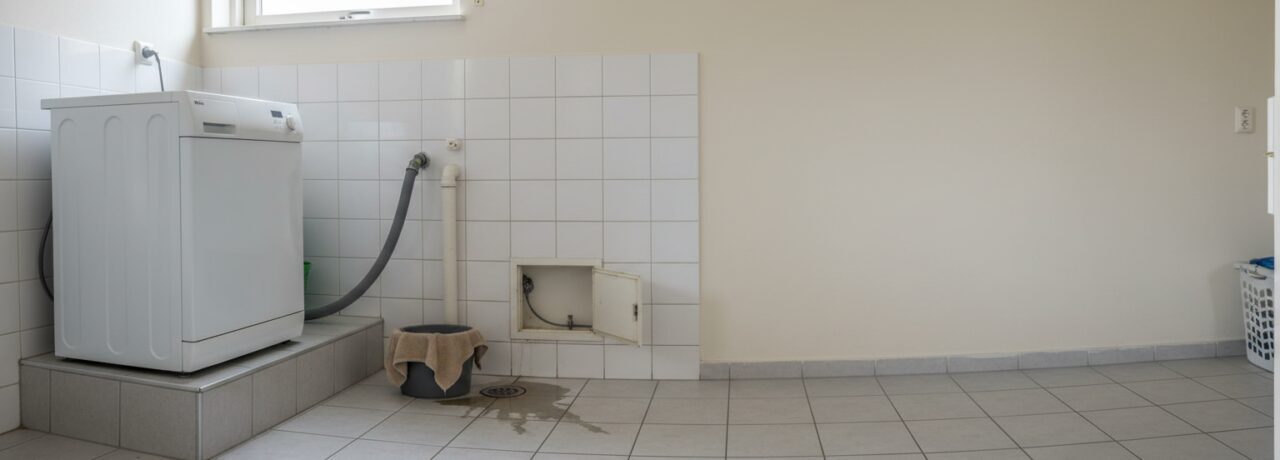 Waarom rioolverstopping erfgrens gemeente vaker discussie oplevert over dekking. Definitie van rioolverstopping op de erfgrens en waarom het tot discussie leidt